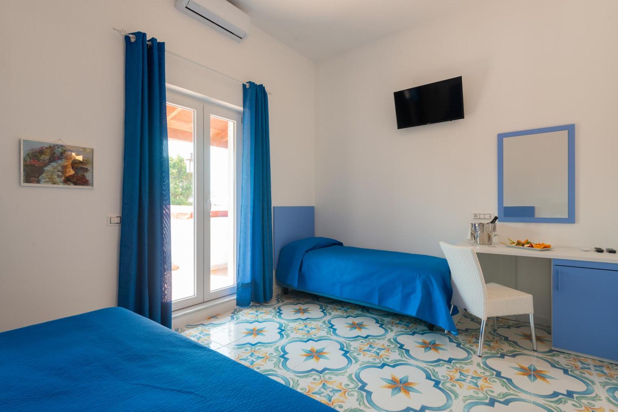 Hotel Villa Sirena Sant'Angelo  Exterior photo