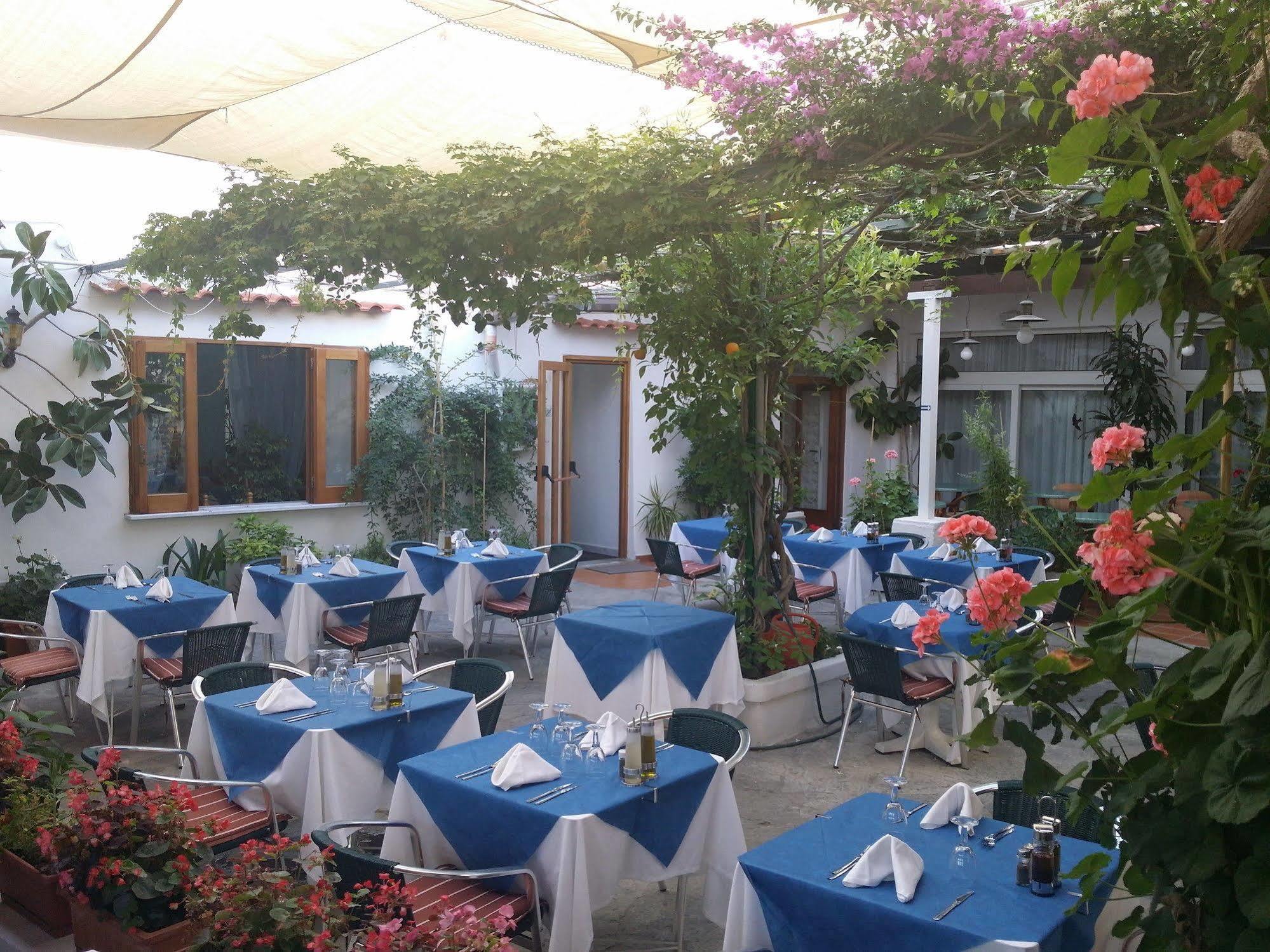 Hotel Villa Sirena Sant'Angelo  Exterior photo